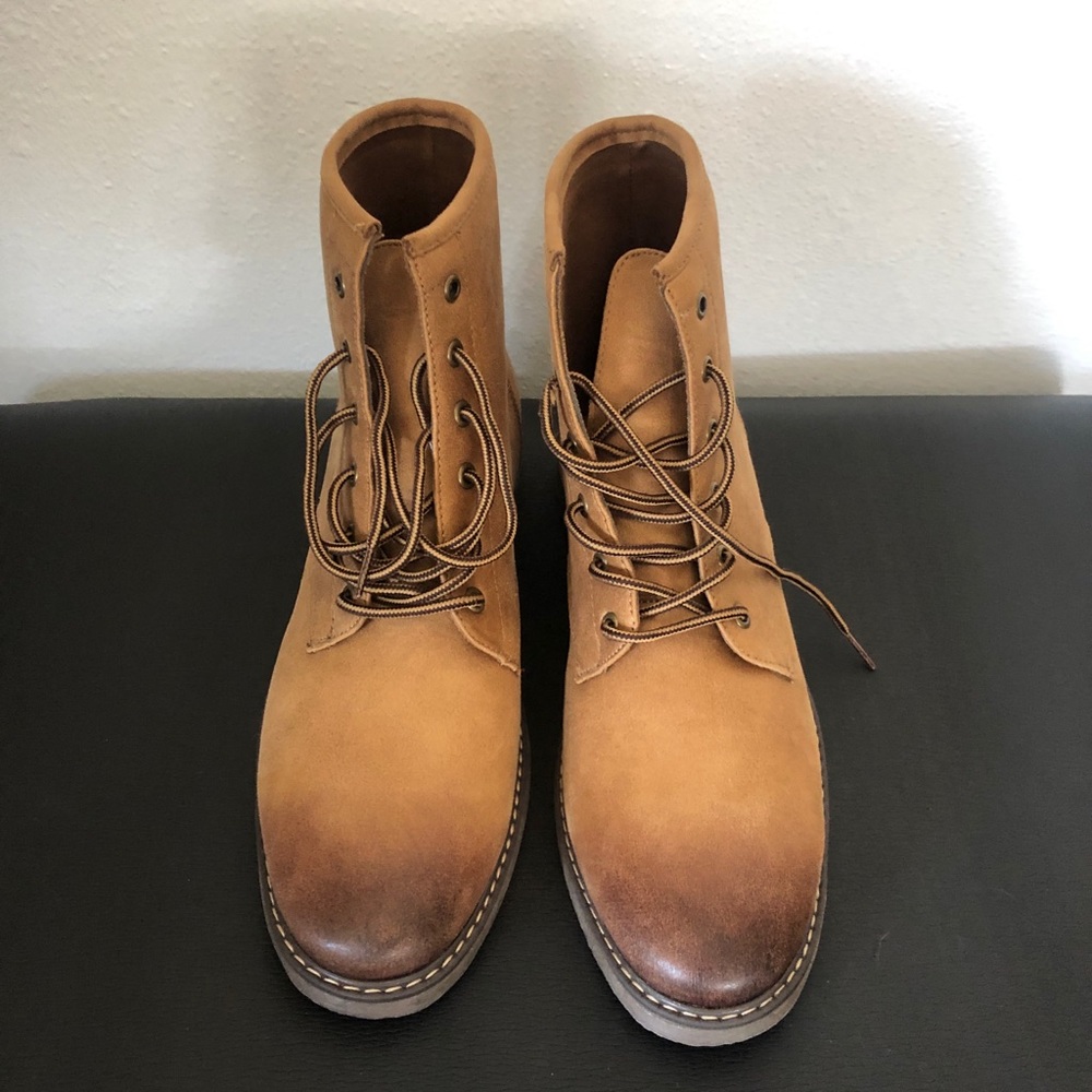 Men’s chukka size 11